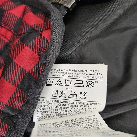 Old Navy Quilted Vest Red Buffalo Plaid Checks Sleeveless Full Zip Lightweight - Picture 7 of 8